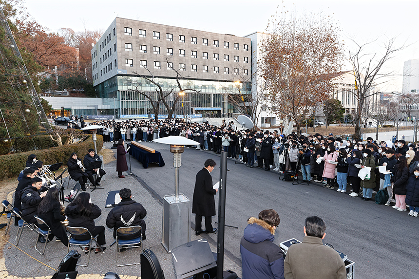 2022 Christmas Tree Lighting Ceremony 2022-christmas-tree-lighting-ceremony