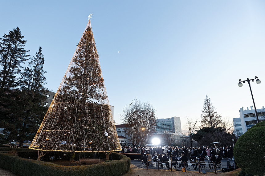 2022 Christmas Tree Lighting Ceremony 2022-christmas-tree-lighting-ceremony