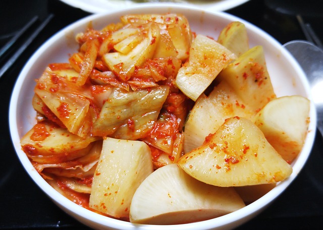 Yonsei Makes Kimchi with the Local Community of Seoul, Korea