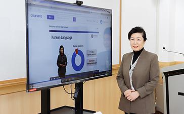 Global MOOC's First Korean Lecture, “First Step Korean,” Ranked in Top 5 Courses on Coursera