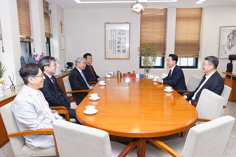  창암장학재단 관계자 접견 