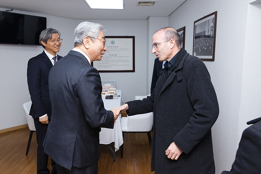 Sapiens: A Brief History of Humankind (사피엔스)