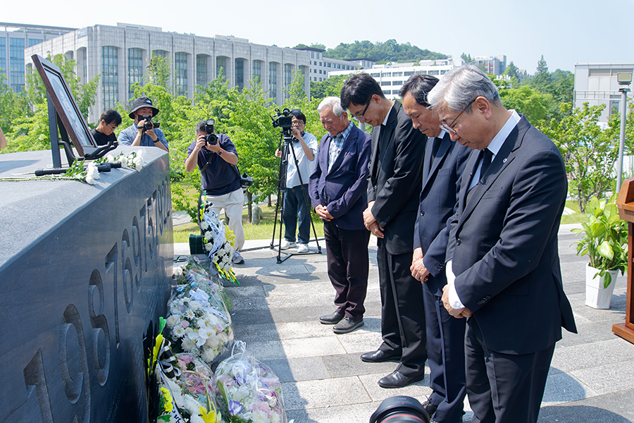제38주기 이한열 열사 추모식(DSC018516월 9일 제38주기 이한열 추모식  copy.jpg) 관련사진4