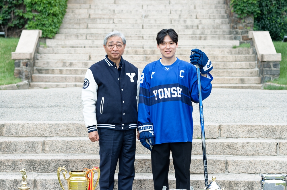 연세체육회 산하 17개부 학생단체 기념촬영(_EO_18266월 4일 연세체육회 17개부.jpg) 관련사진2